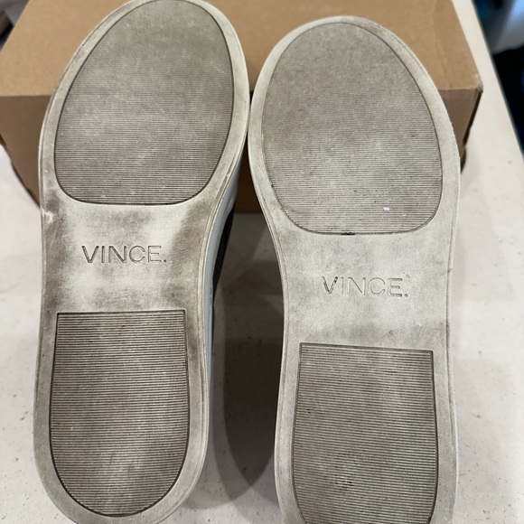 Suede Warren sneaker size 7 - Picture 6 of 7